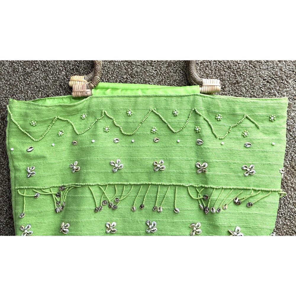 Wayan Natural Wears Wrapped Wooden Curved Handle Texture Green Fringe Shells Bag - Picture 6 of 12